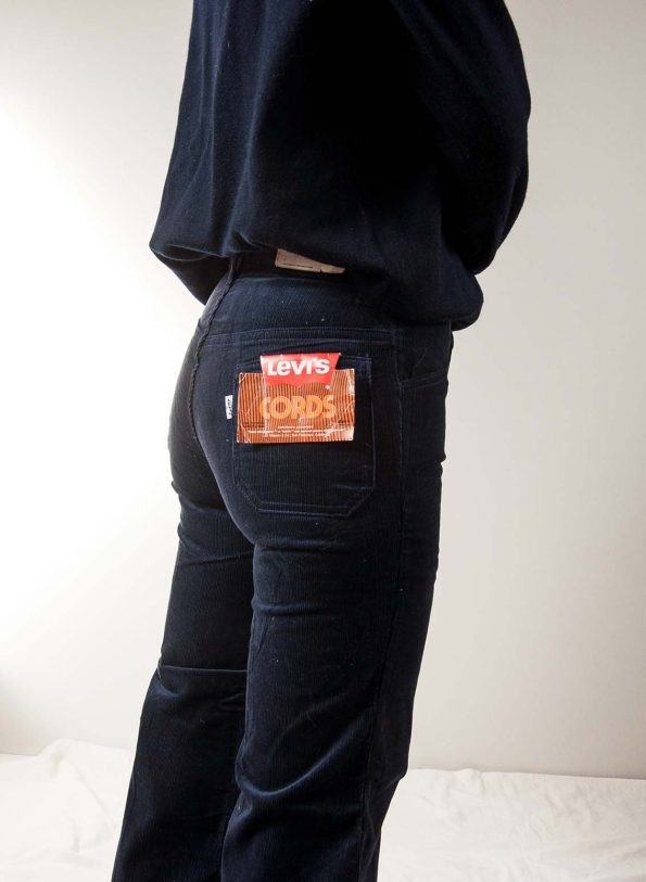 The dead stock corduroy Levis - Size 25 inch - Image 5