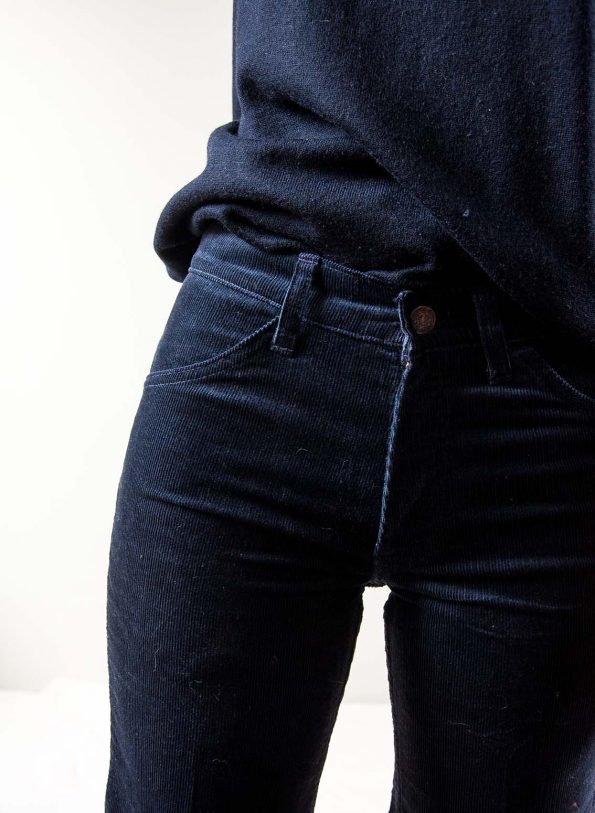 The dead stock corduroy Levis - Size 25 inch - Image 3