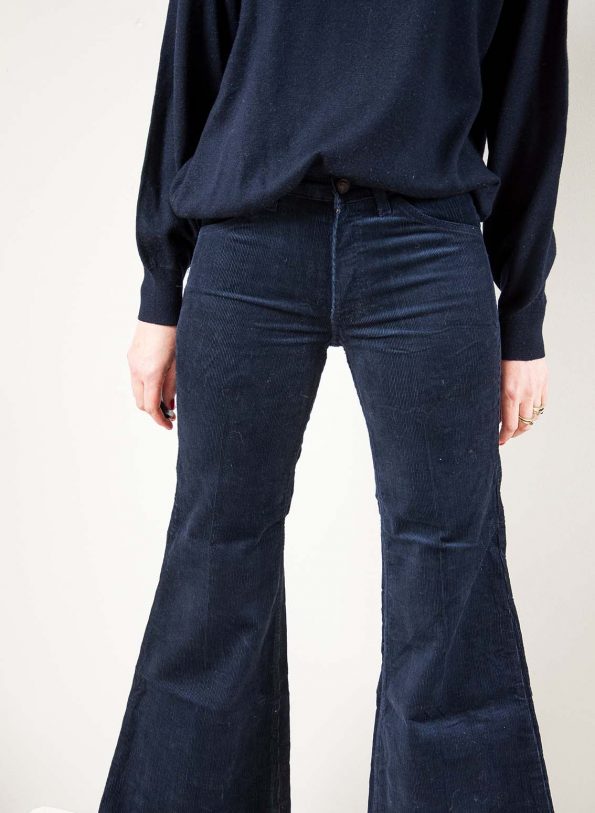 The dead stock corduroy Levis - Size 25 inch - Image 2
