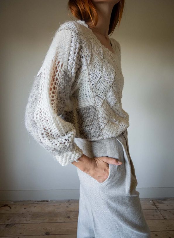 The fancy white toned knit - Size up to 38