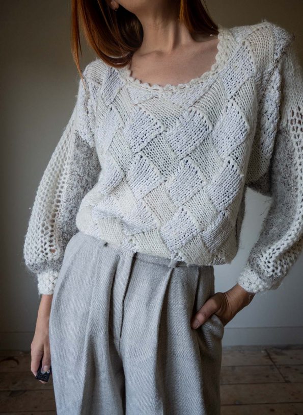 The fancy white toned knit - Size up to 38 - Image 3