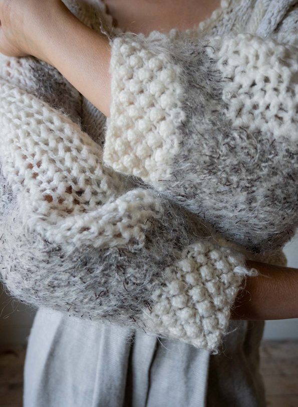 The fancy white toned knit - Size up to 38 - Image 5