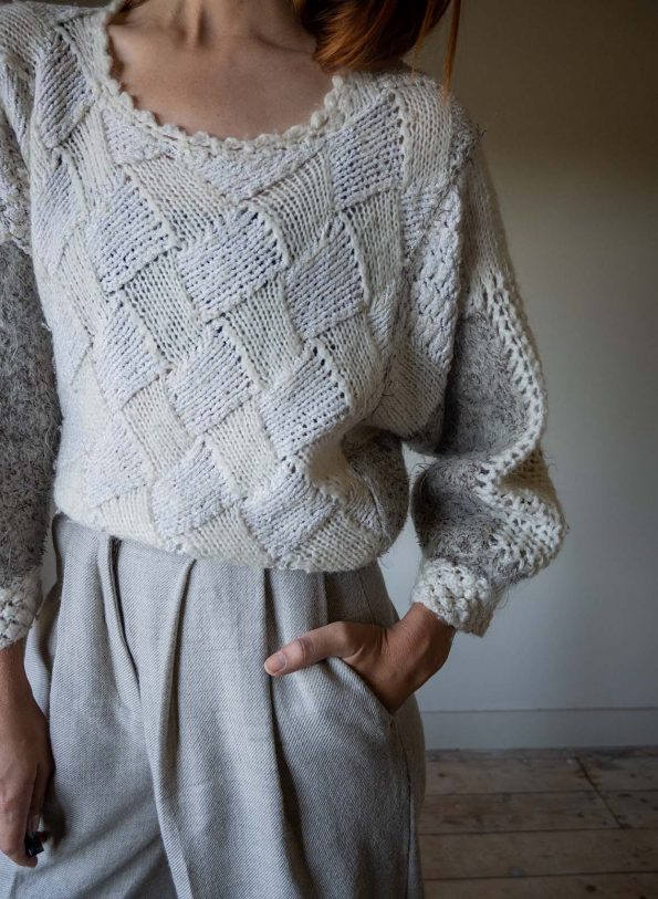 The fancy white toned knit - Size up to 38 - Image 8