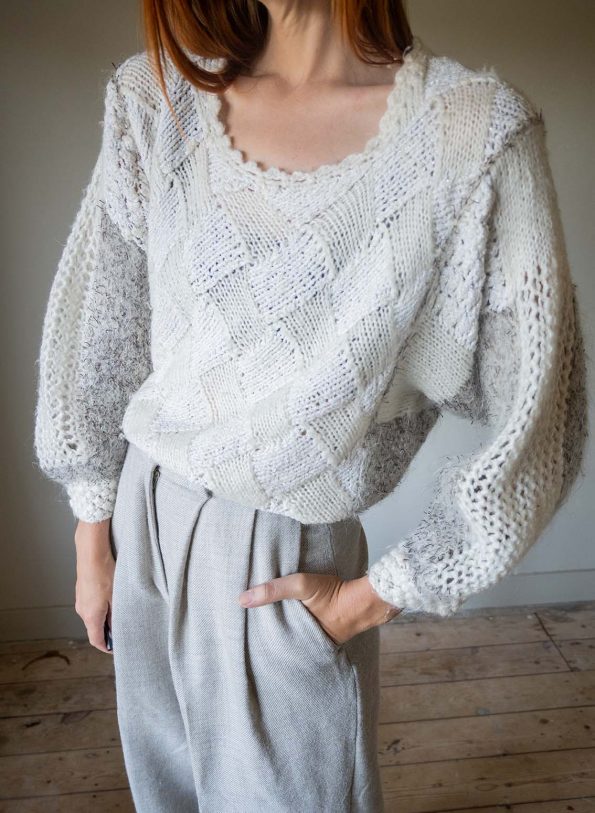 The fancy white toned knit - Size up to 38 - Image 6