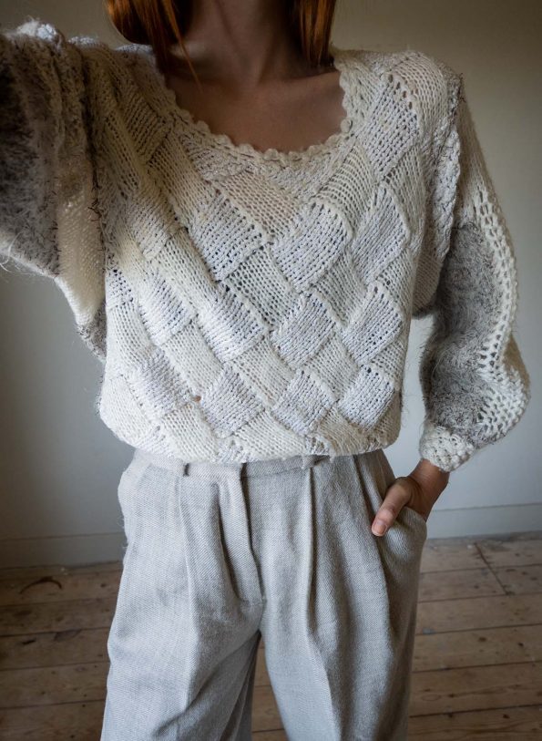 The fancy white toned knit - Size up to 38 - Image 9