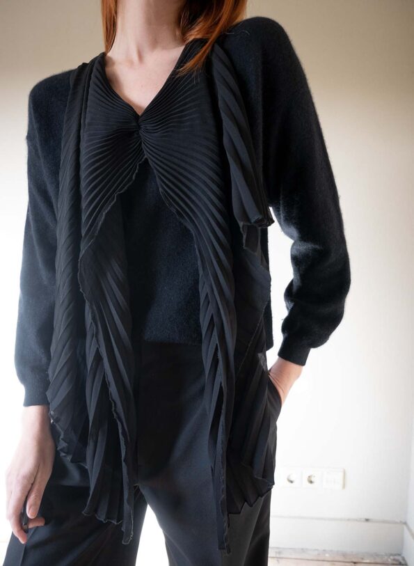 The pleated sheer wool knit - Size up to 40 - Image 6