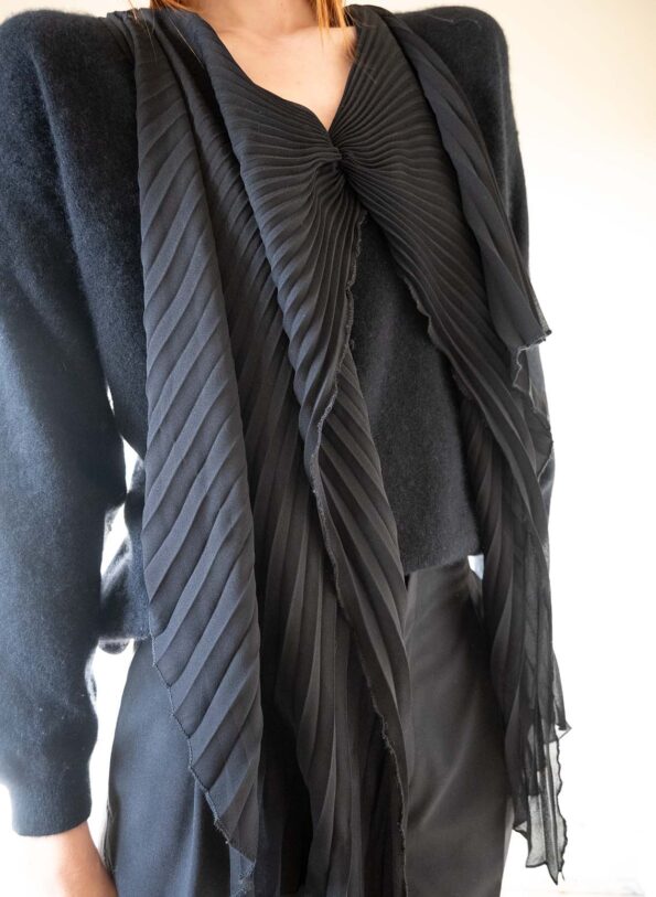 The pleated sheer wool knit - Size up to 40 - Image 7