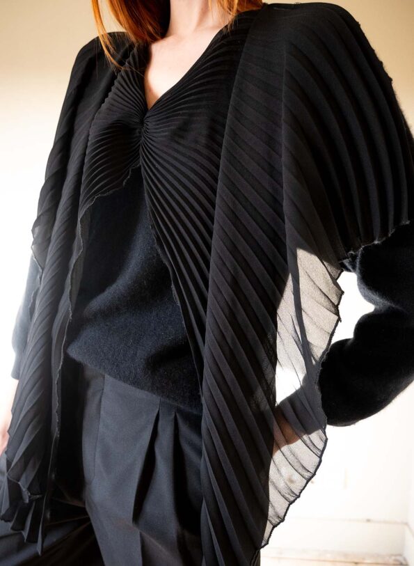 The pleated sheer wool knit - Size up to 40 - Image 3
