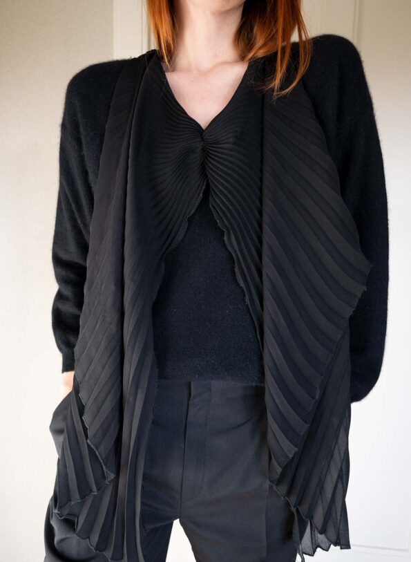 The pleated sheer wool knit - Size up to 40 - Image 9