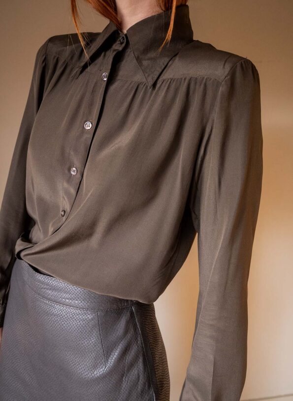 The 100% silk brown 70’s blouse - Size up to 36 - Image 2