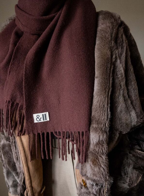The 100% wool brown scarf - Image 5