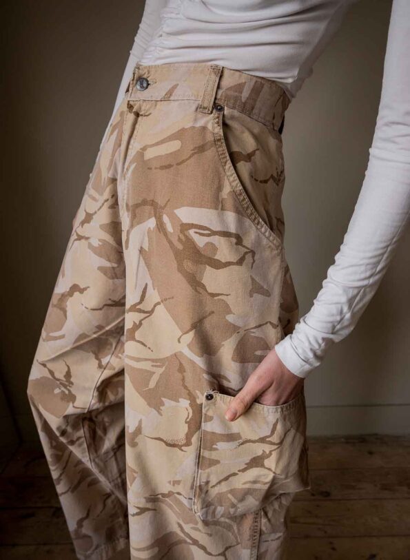 The light beige camo cargo - Size up to L - Image 2