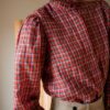 The checkered plisse collar blouse - Size up to 38