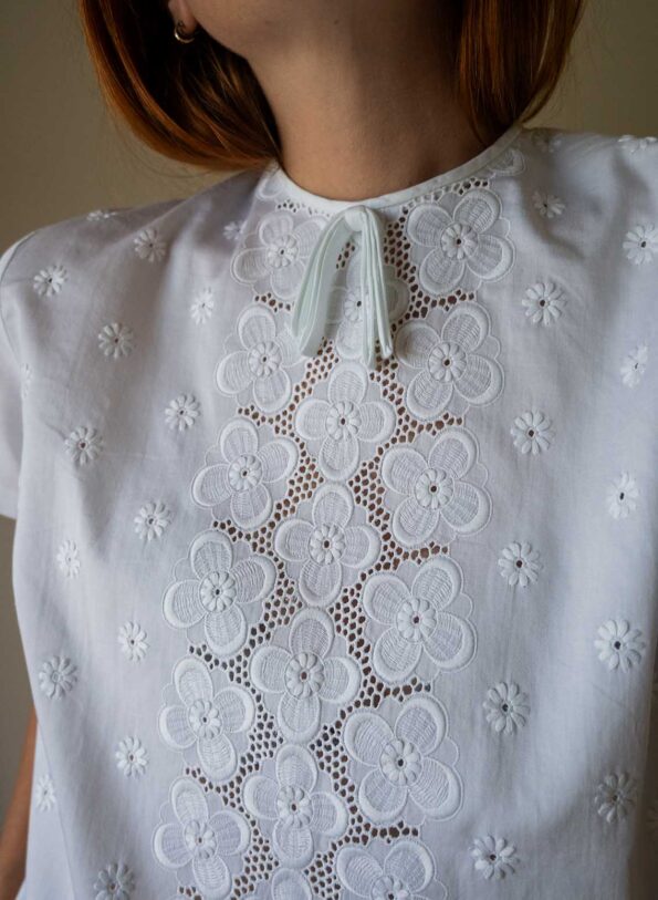 The embroidered 1950’s cotton blouse - Size up to 38 - Image 6