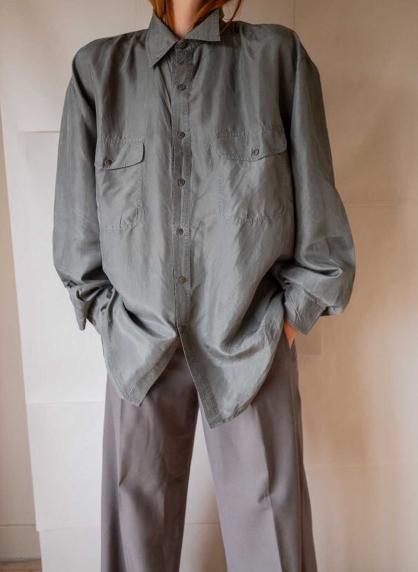 The graphite grey 100% silk blouse - Size up to 42 - Image 3