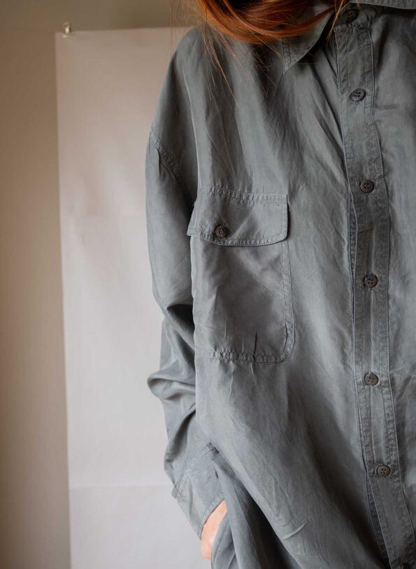 The graphite grey 100% silk blouse - Size up to 42 - Image 6