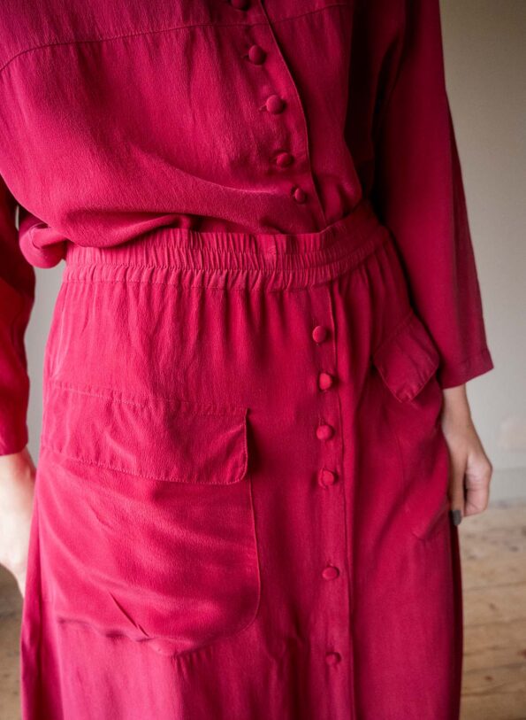 The 100% silk red skirt co-ord - Size 36 up to 40 - Image 3