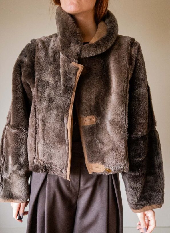 Andpause upcycled: The cropped brown lammy coat - Size up to 40 - Image 5