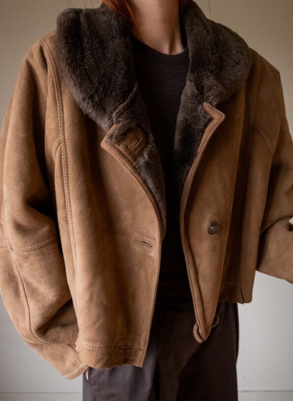 Andpause upcycled: The cropped brown lammy coat - Size up to 40 - Image 2
