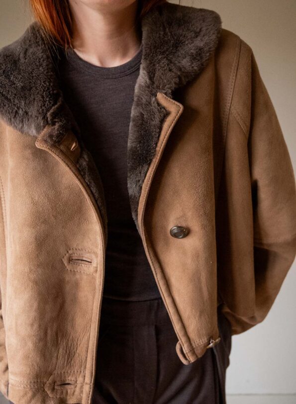 Andpause upcycled: The cropped brown lammy coat - Size up to 40 - Image 11