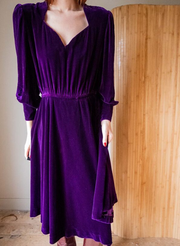 The silk velvet violet dress with heart shaped neckline, Size up to 38 - Image 2