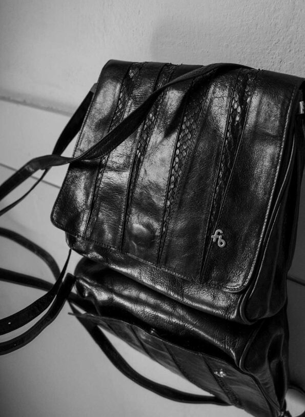 The structured leather bag - Image 5