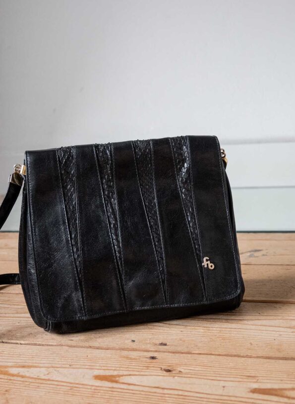 The structured leather bag - Image 6