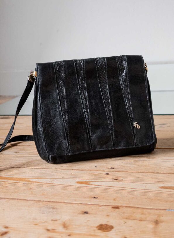 The structured leather bag - Image 2
