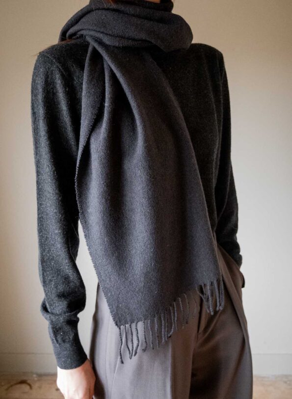 The grey antra 100% wool scarf - Image 2
