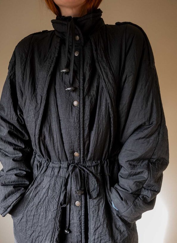 The padded black 80’s coat - Size up to 40 - Image 2