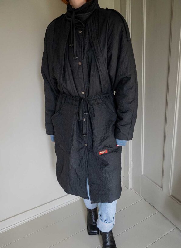 The padded black 80’s coat - Size up to 40 - Image 8
