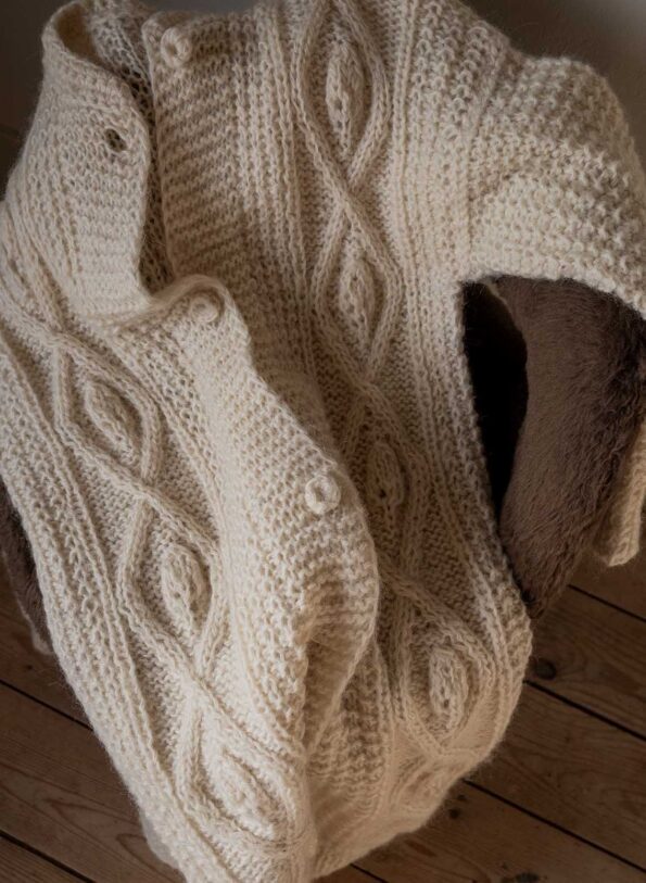 The hand knit long aran like cable cardigan - Size up to 40 - Image 4