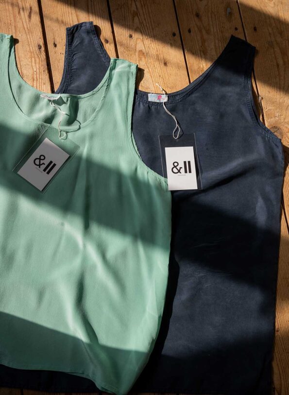The 100% silk singlet set in mint and navy - Size up to 38 - Image 4