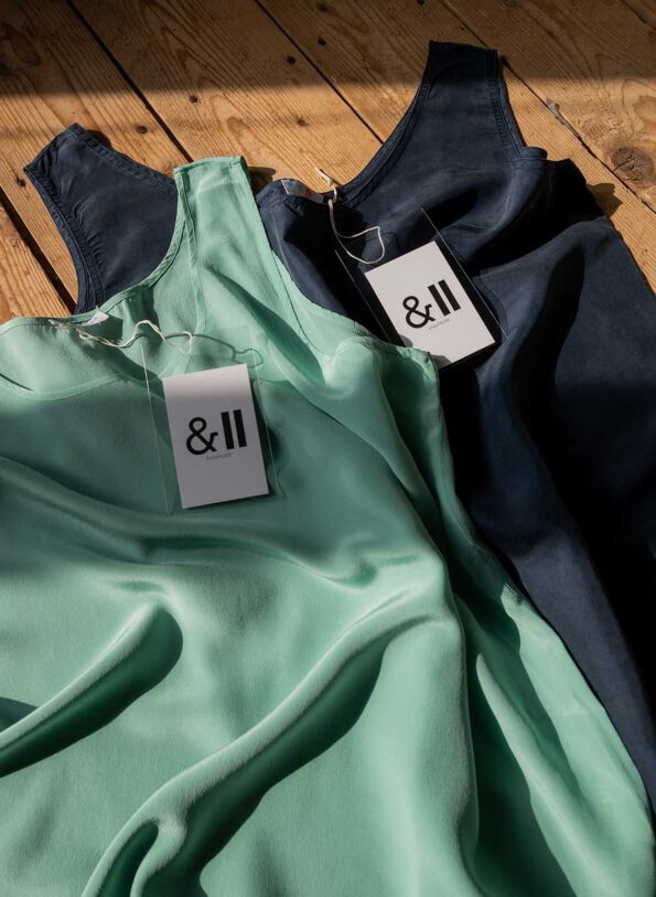 The 100% silk singlet set in mint and navy - Size up to 38
