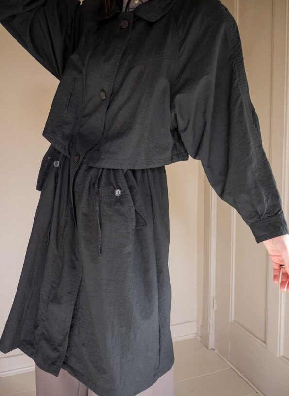 The lightweight black trench inspired 80’s coat - Size up to M - Image 5