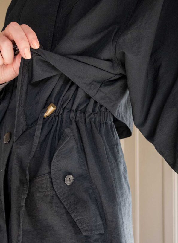 The lightweight black trench inspired 80’s coat - Size up to M - Image 8