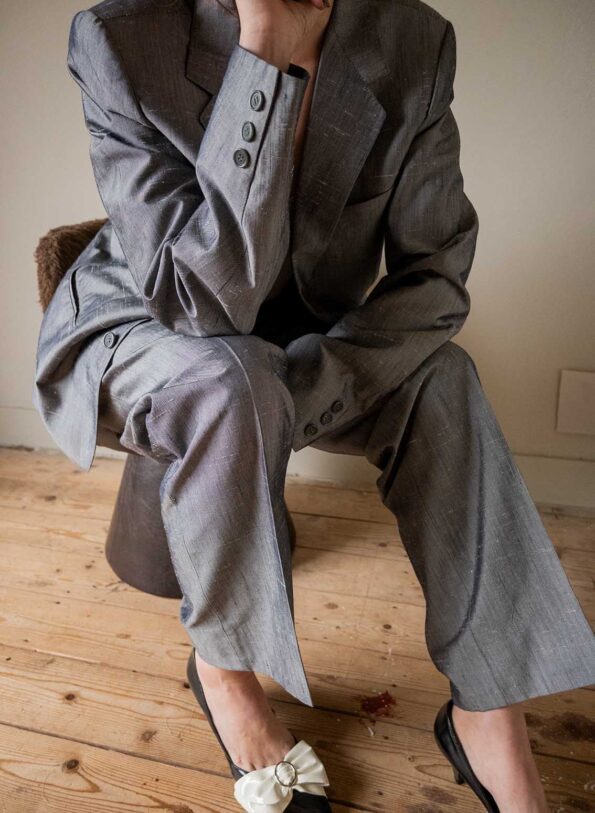 The 100% silk grey suit - Size 40/42