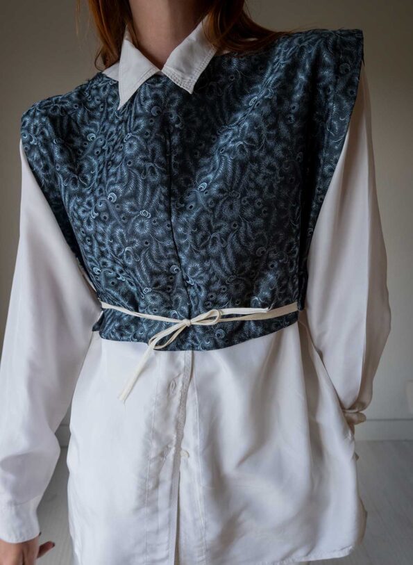 The vintage dutch folklore top - no size