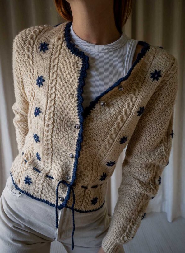 The 100% wool handmade knitted flower cardigan - Image 2