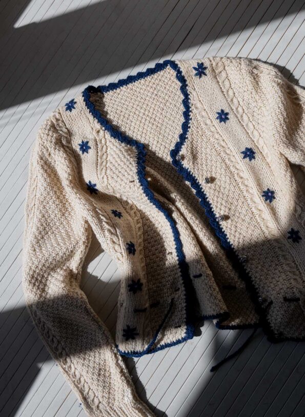 The 100% wool handmade knitted flower cardigan - Image 3