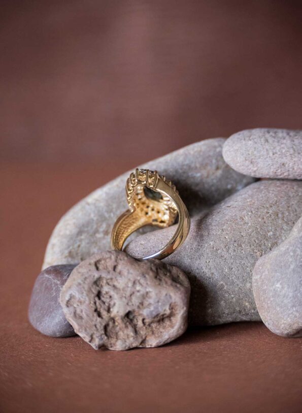 The bold classic sapphire and diamond ring - Image 5
