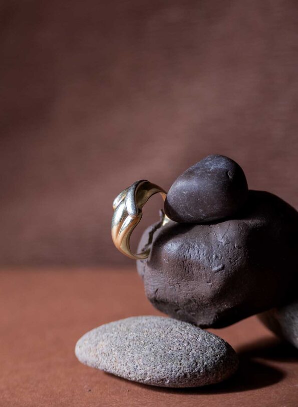 The two tone organic shaped 14k gold ring