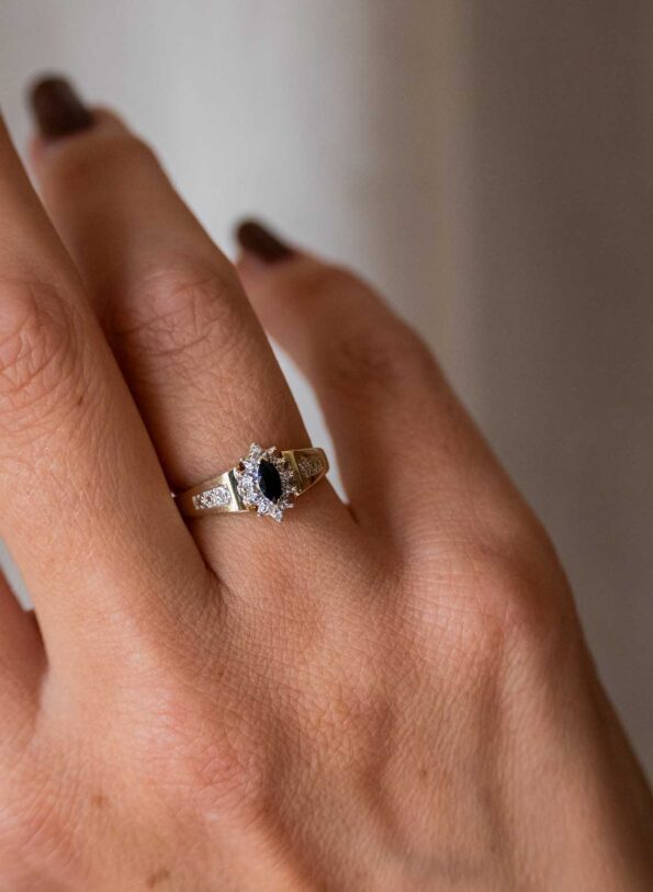 The real diamond and sapphire 14k gold classic ring - Image 3