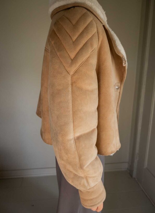 &II upcycled: The cropped lammy coat - Size up to L - Image 7