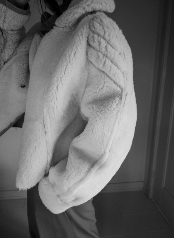 &II upcycled: The cropped lammy coat - Size up to L - Image 13