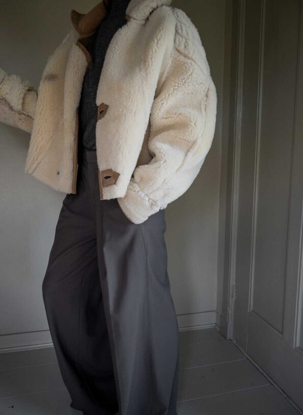 &II upcycled: The cropped lammy coat - Size up to L - Image 11