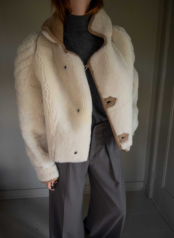 &II upcycled: The cropped lammy coat - Size up to L - Image 2