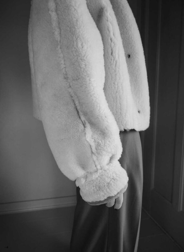 &II upcycled: The cropped lammy coat - Size up to L - Image 4