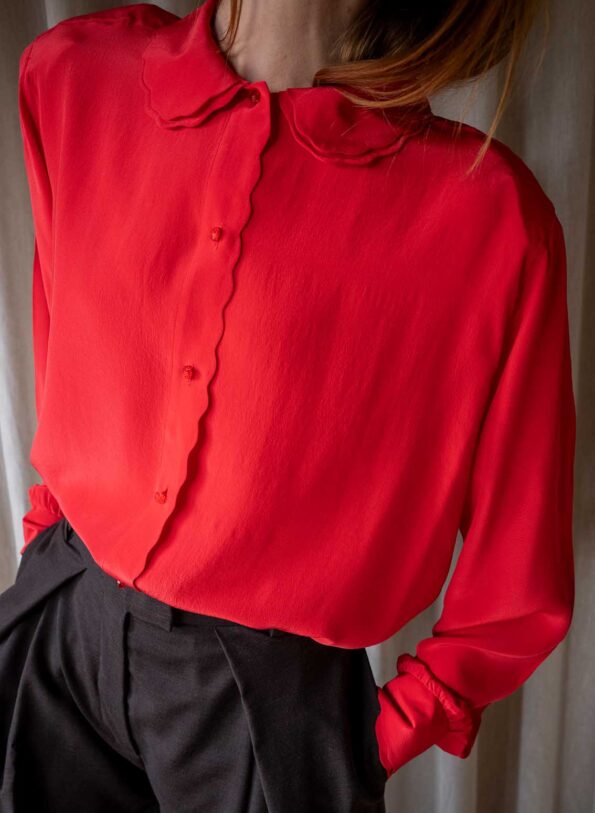 The 100% silk detailed red blouse - Size up to M