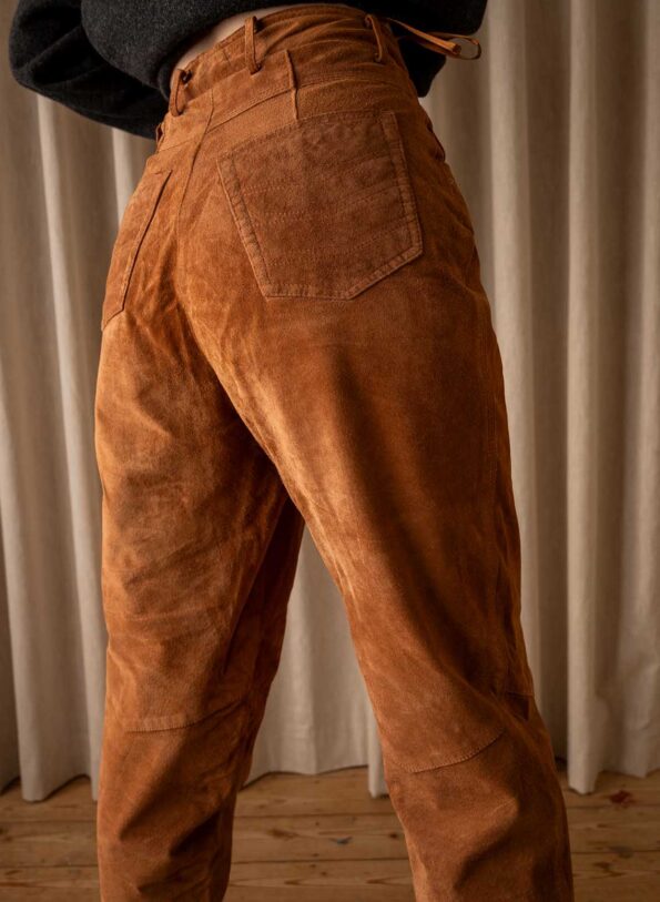 The 100% suede cognac tapered pant - Size up to XS - Image 3